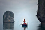 Voyager dans la baie d’Ha Long en août