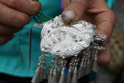 Pourquoi les Nung portent beaucoup de bijoux en argent?