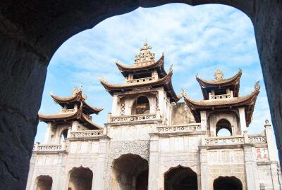 Cathédrale en pierre de Phat Diem à Ninh Binh
