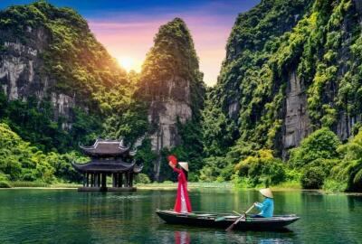 Tam Coc, Trang An ou Van Long : quelle balade en barque choisir à Ninh Binh ?