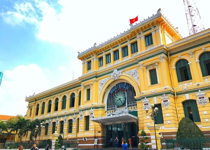 Poste-centrale-de-Saigon