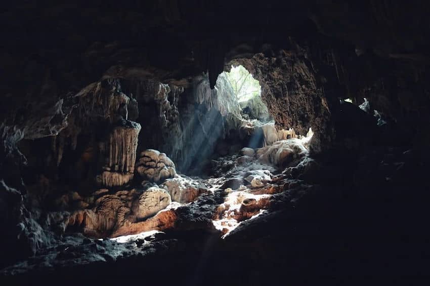La Grotte du Palais Céleste, dans la baie d'Halong grotte_thien-cung