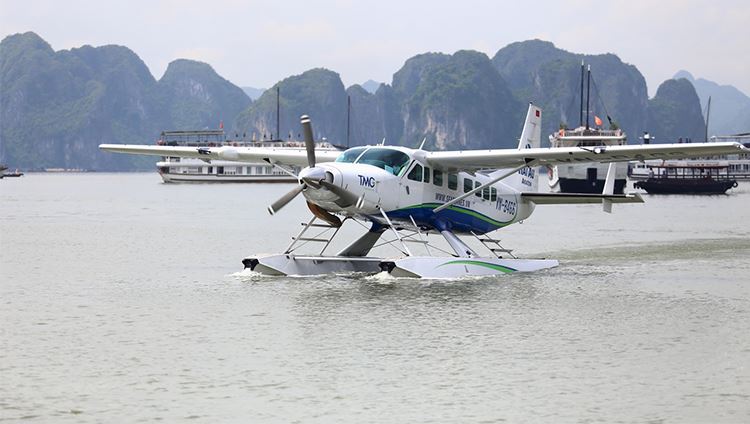 Visiter-la-baie-d'Halong-en-hydravion