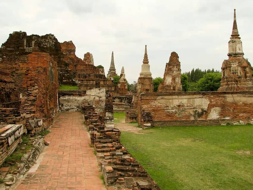 une-thailande-medievale-a-ayutthayaune-thailande-medievale-a-ayutthaya