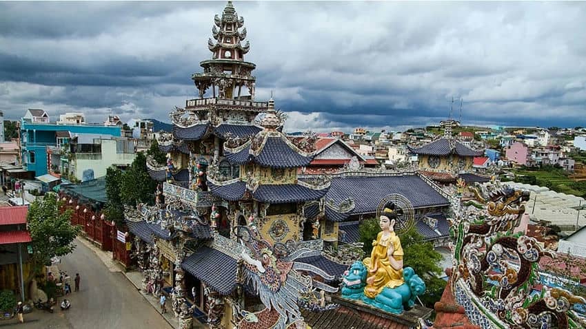 decouvrir_pagode-linh-phuoc_dalat
