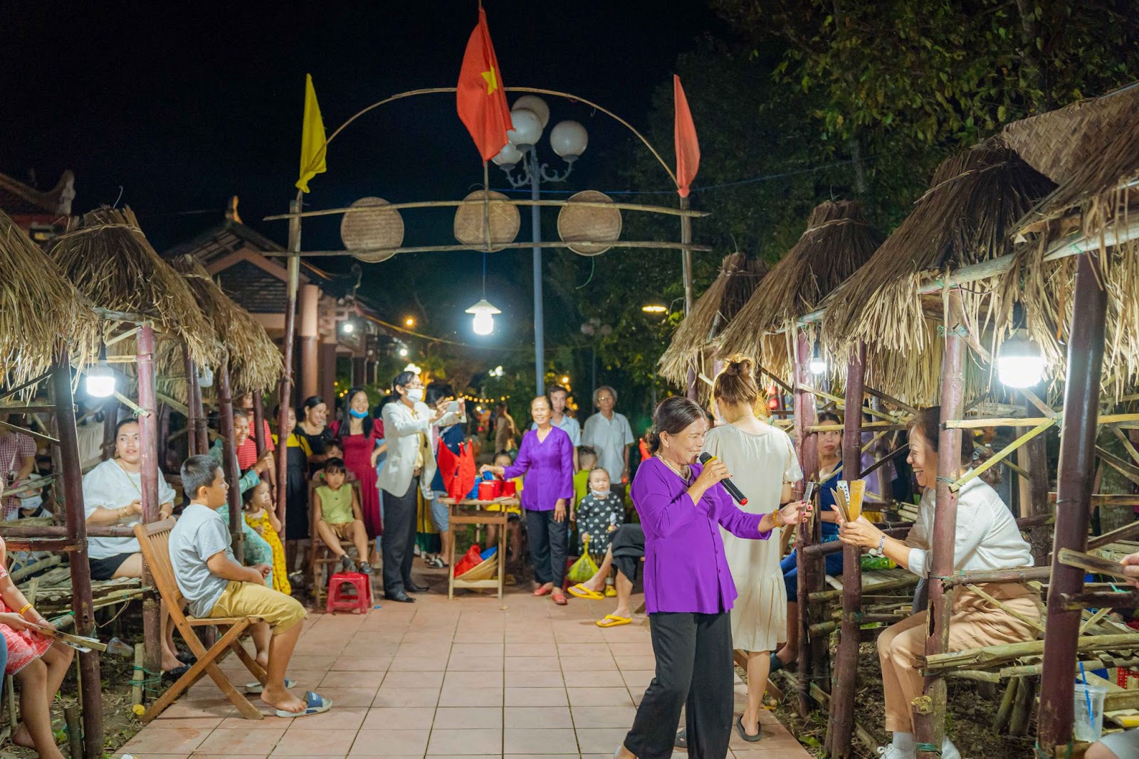 top-20-des-marches-nocturnes-les-plus-animes-du-vietnam