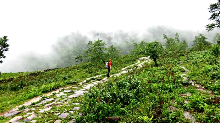 ancienne-route-pavee-de-pavi-de-pres-de-100-ans-a-lao-cai-vietnam