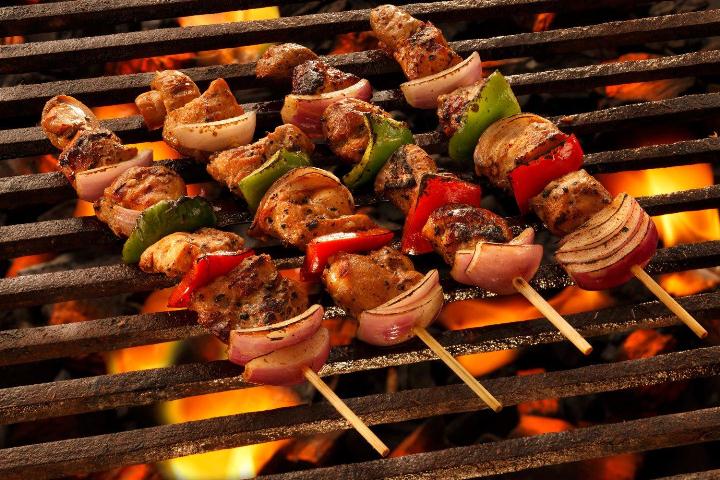 Brochettes de porc grillé