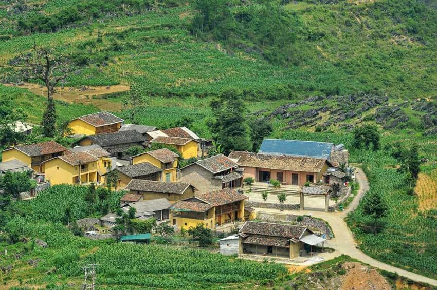 village-de-lo-lo-chai-une-beaute-feerique-dans-les-montagnes-du-nord