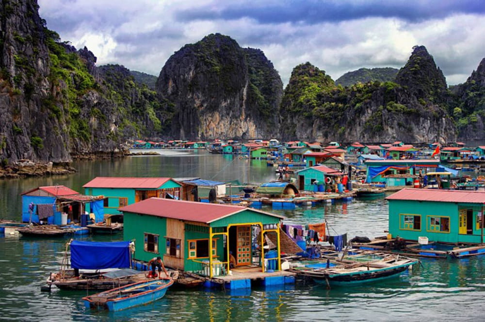 plus-beaux-villages-flottants-dans-la-baie-d'Halong