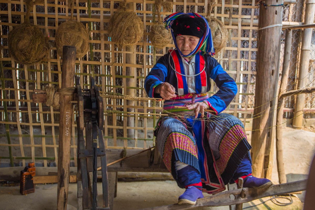 le-village-de-tissage-de-lung-tam-un-artisanat-hmong-unique-au-vietnam